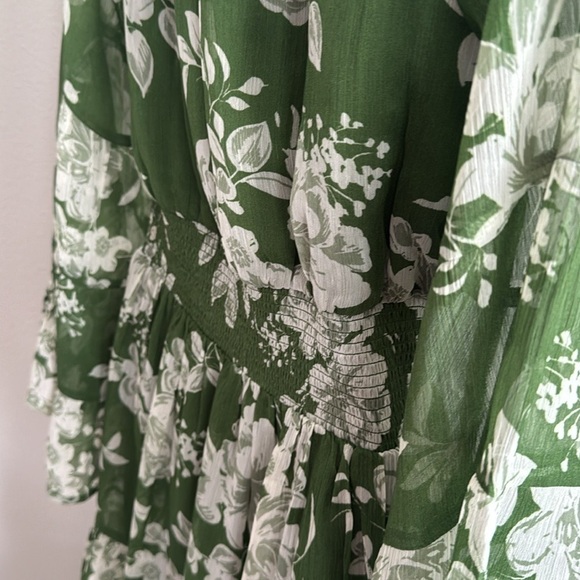 Patrons Of Peace Size S Floral Smocked Bell Sleeves Mini Dress in Green - Picture 6 of 12